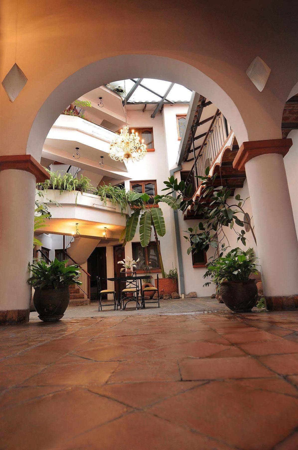 Hostal Recoleta Sur Sucre Exterior photo